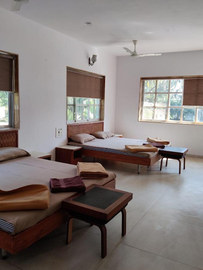 White House Beach Resort, Nagaon Kültér fotó