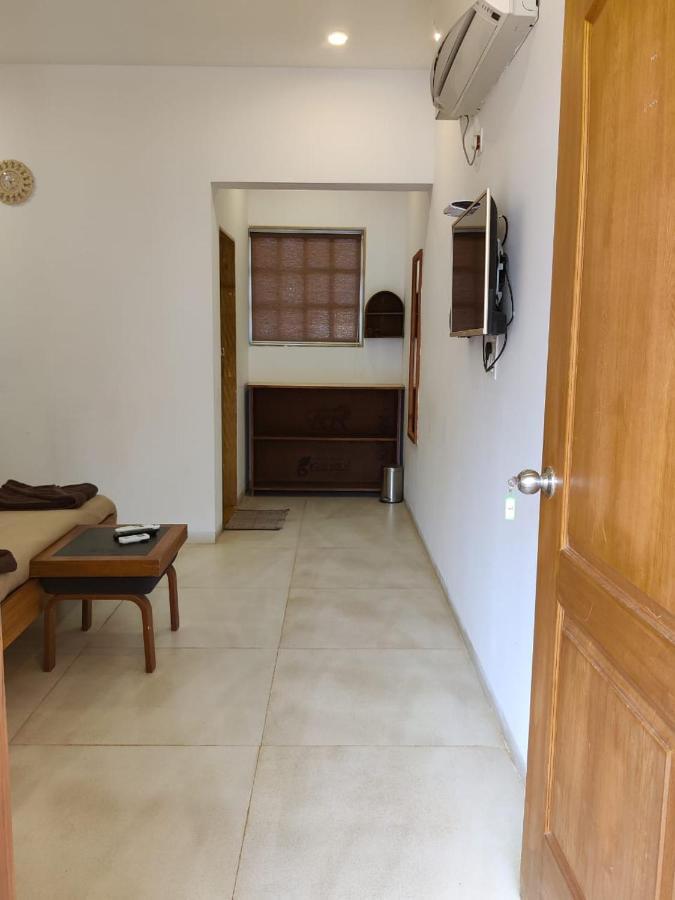 White House Beach Resort, Nagaon Kültér fotó