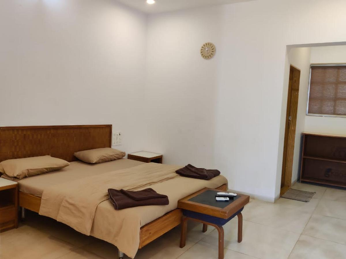 White House Beach Resort, Nagaon Kültér fotó