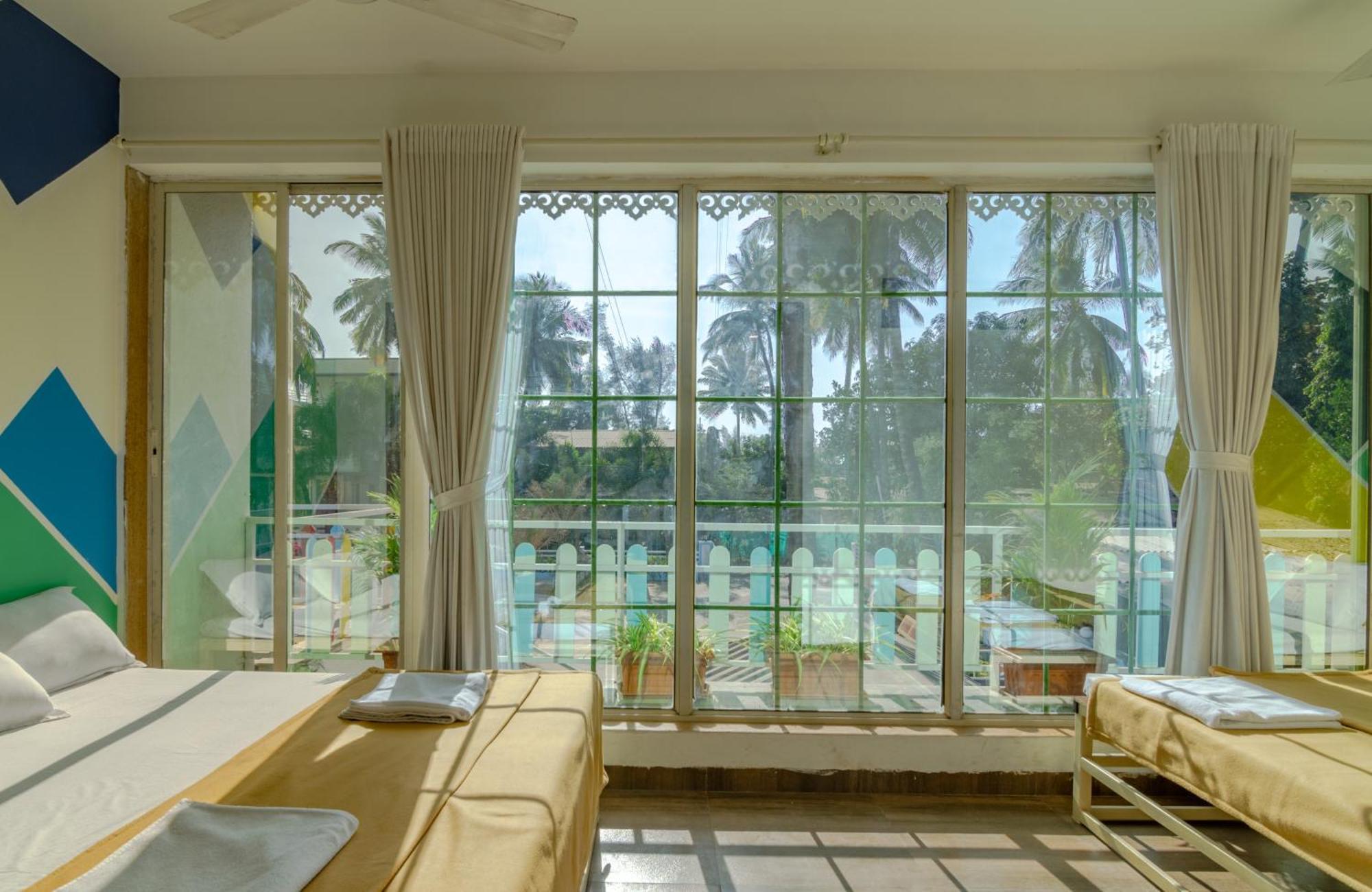White House Beach Resort, Nagaon Kültér fotó