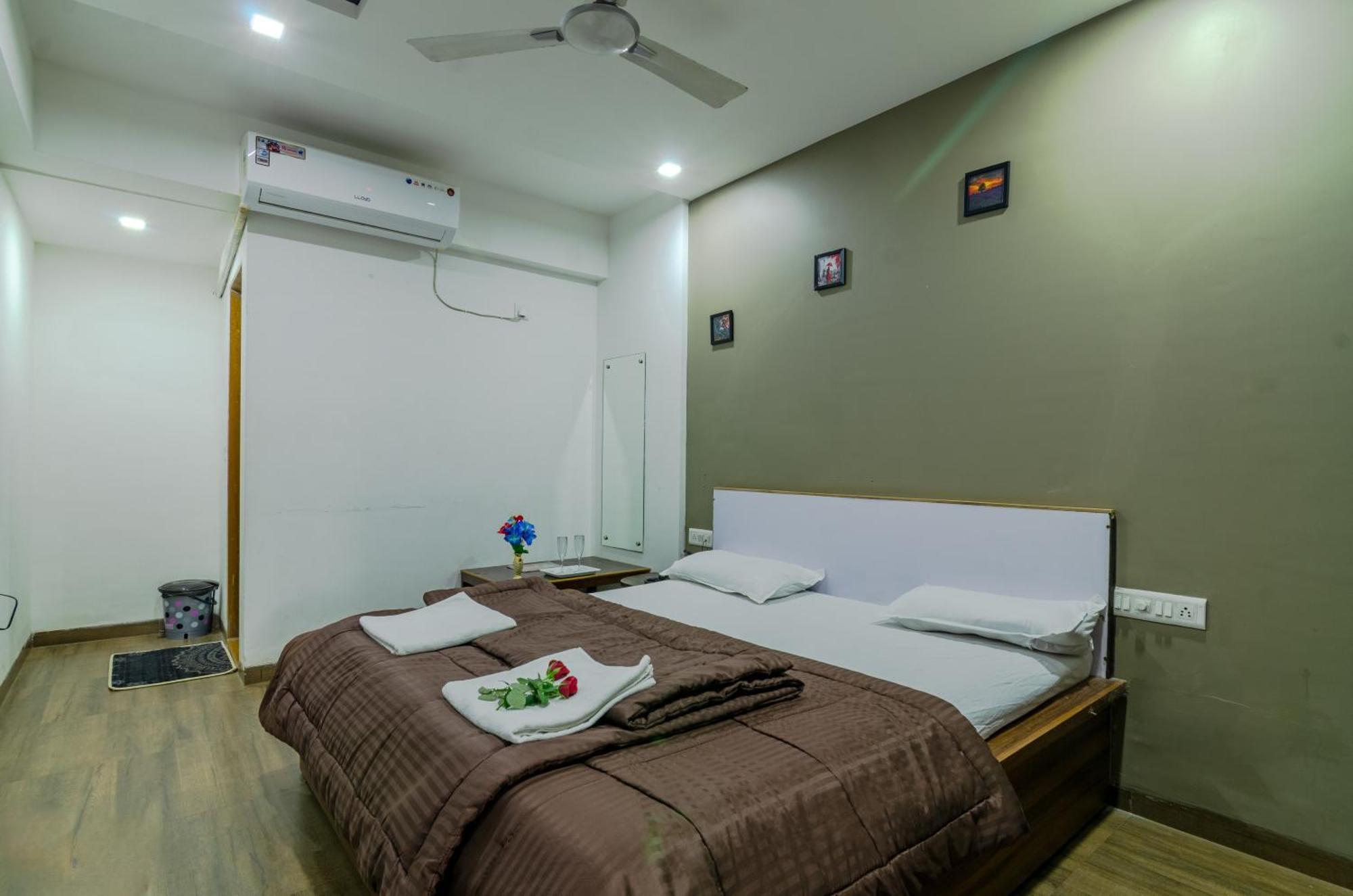 White House Beach Resort, Nagaon Kültér fotó
