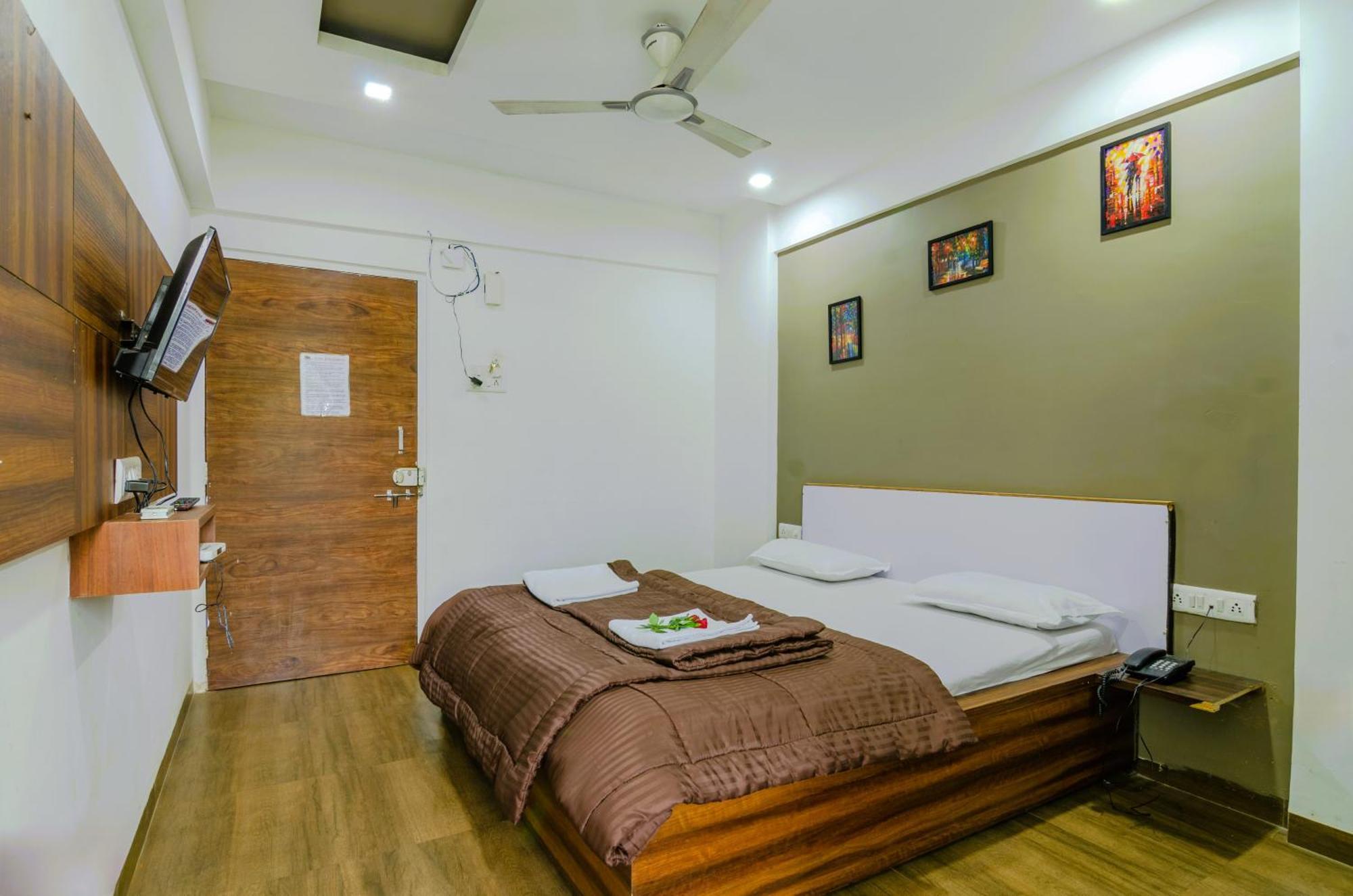 White House Beach Resort, Nagaon Kültér fotó