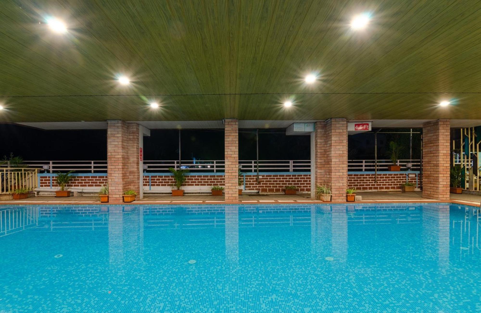 White House Beach Resort, Nagaon Kültér fotó